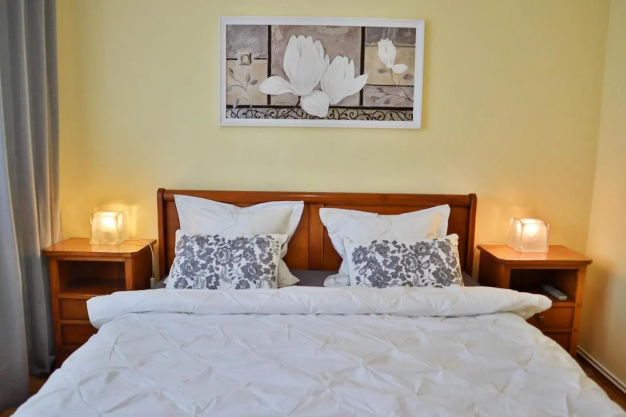 Oak Apartment - Piata Victoriei Bucharest 0*,