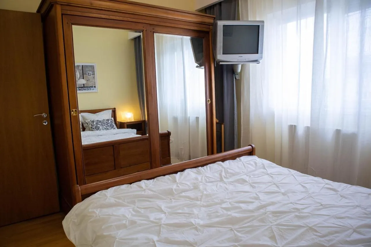 Oak Apartment - Piata Victoriei Bucharest 0*,