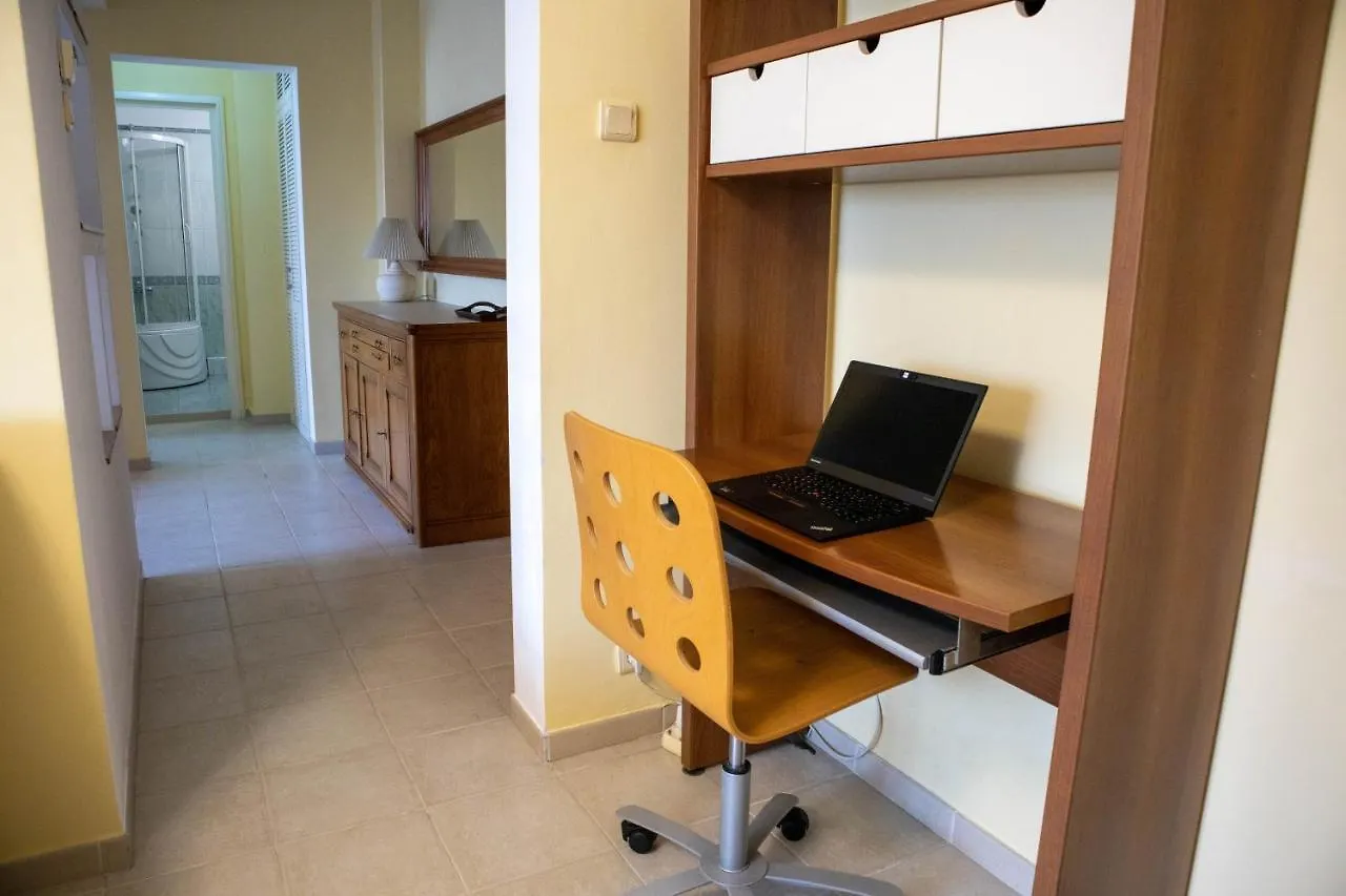 Oak Apartment - Piata Victoriei Bucharest